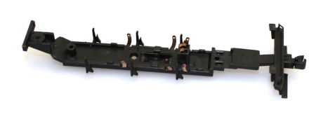 (image for) Chassis Underframe w/ Pickups - Black (HO 0-6-0/2-6-0/2-6-2) - Click Image to Close